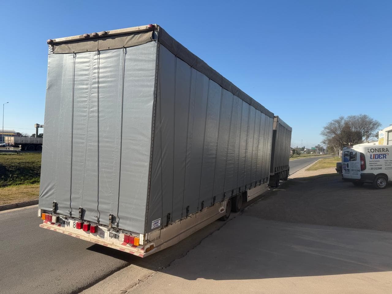 Lona sider acoplado vista trasera cordoba