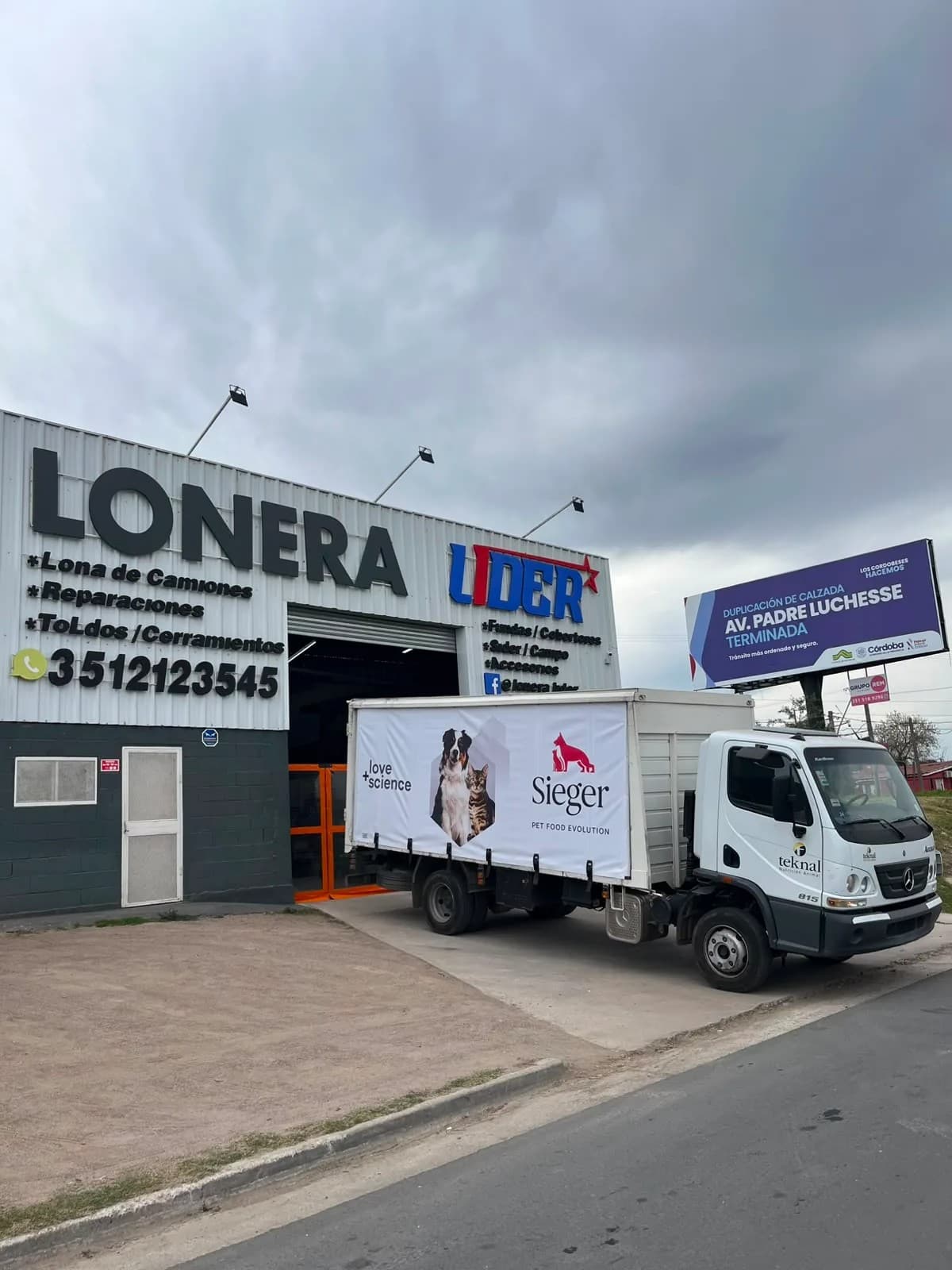 Camion reparto lona personalizada cordoba